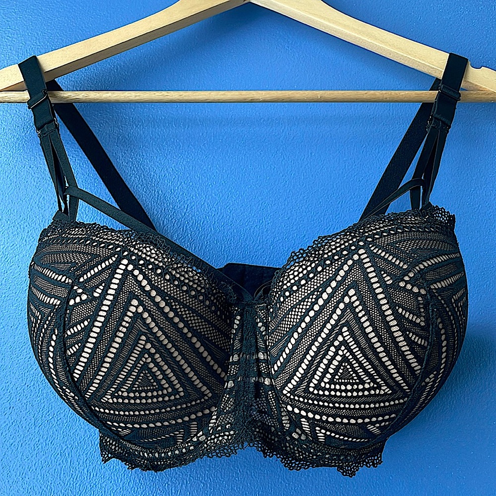 NWOT 30H support bra black and nude strap detail ADORE ME molded shell cups